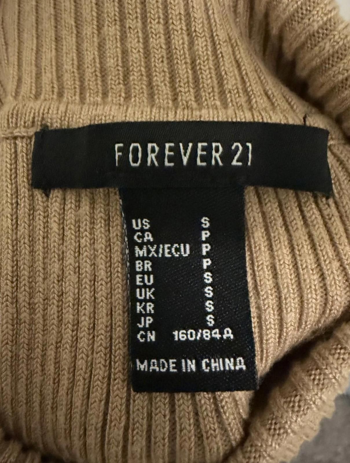 Forever 21 FOREVER21 Knit Turtleneck in Sand (SMALL) Size S / US 4 / IT 40 - 2 Thumbnail