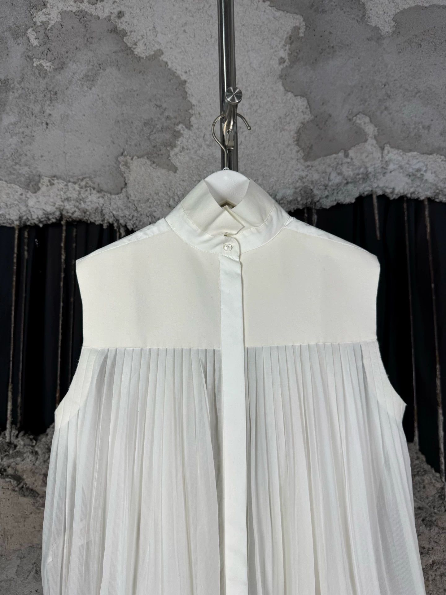 Celine Celine Women's Sleeveless Pleated Top 36 Like New Size XS / US 0-2 / IT 36-38 - 3 Thumbnail