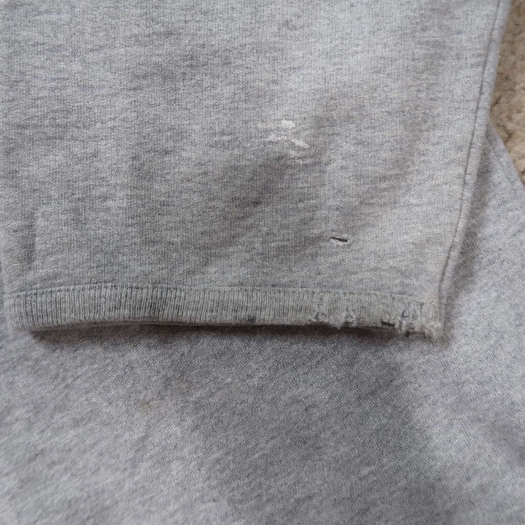 Tommy Hilfiger VINTAGE Tommy Hilfiger Sweatshirt Crew Neck 2XL Gray Pullover Mens 90s Size US XXL / EU 58 / 5 - 3 Thumbnail