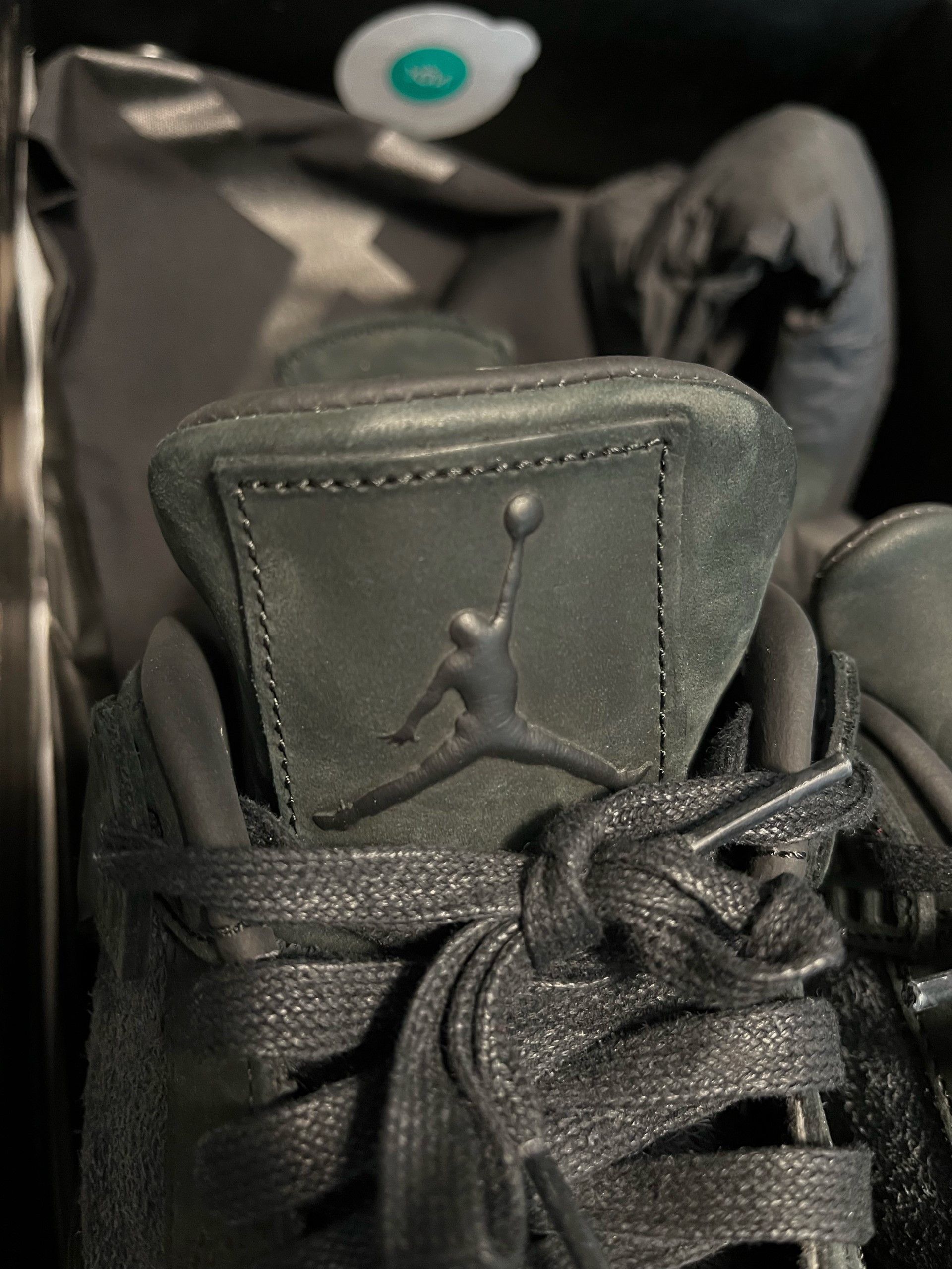 Jordan Brand KAWS 4s in black Size US 10 / EU 43 - 9 Thumbnail