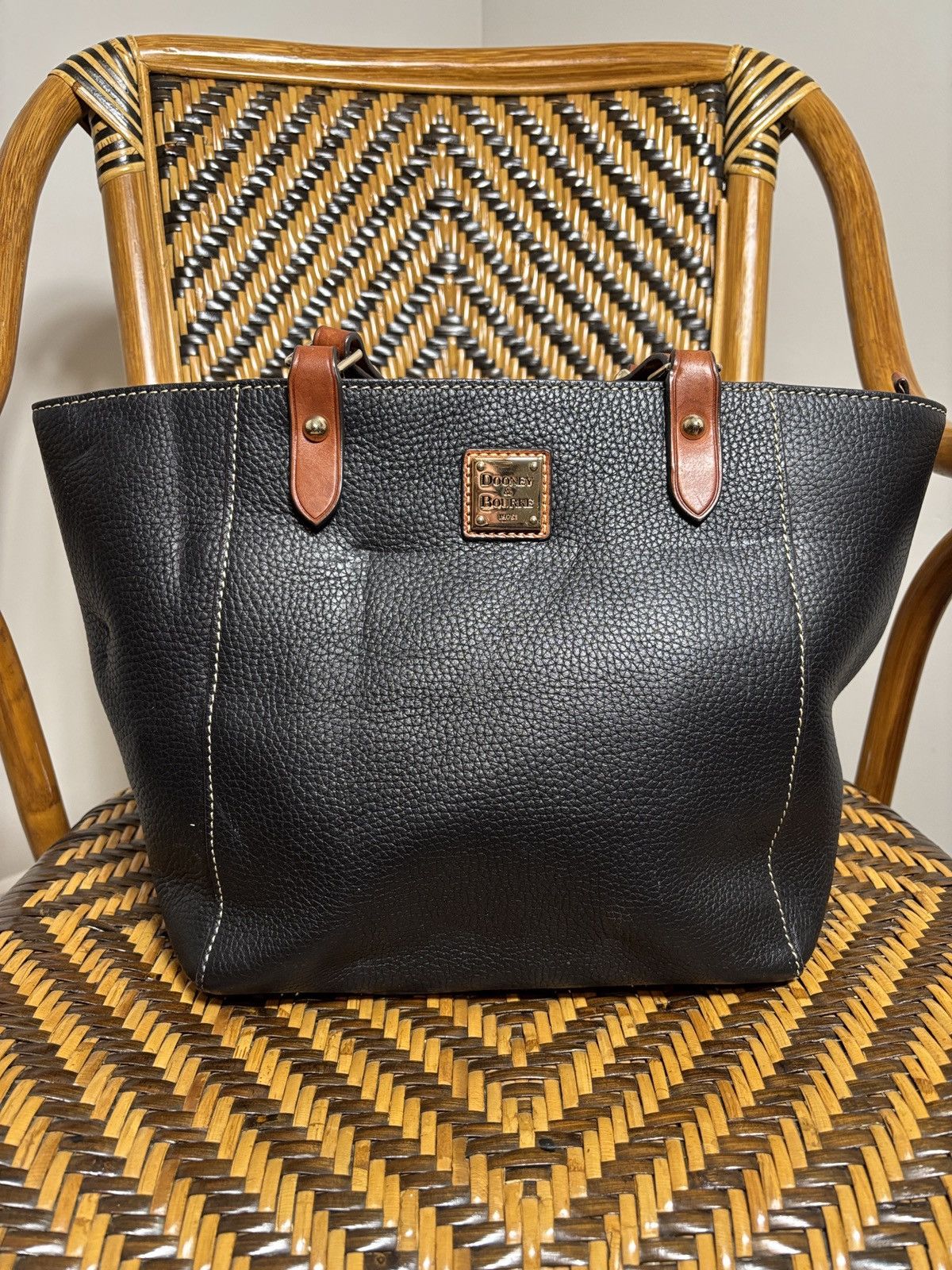 Dooney & Bourke Dooney & Bourke Black Pebbled Leather Tote Brown Straps Size ONE SIZE - 1 Thumbnail