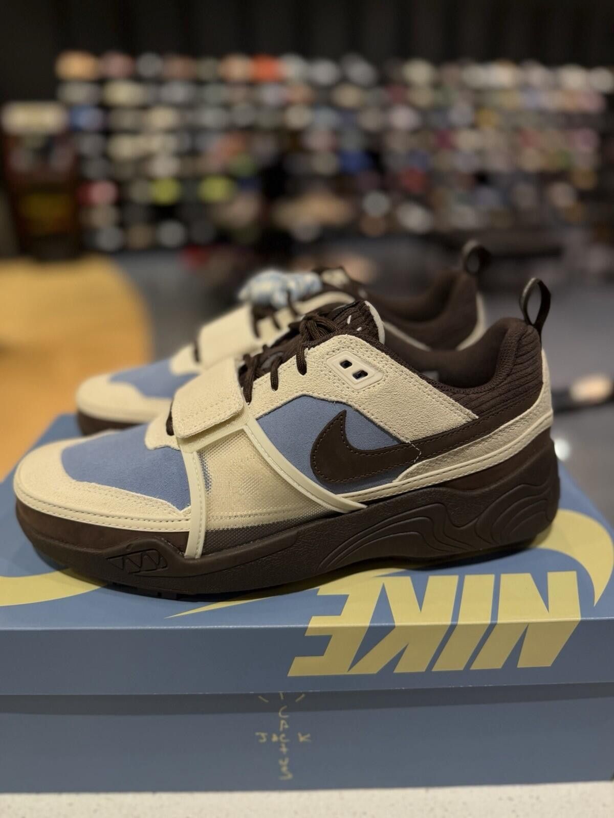 Nike Travis Scott x Nike Zoom Field Jaxx Leche Blue - Size 10 US Size US 10 / EU 43 - 3 Thumbnail