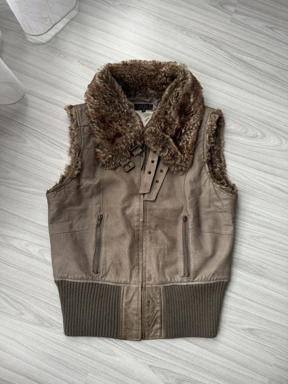 Japanese Brand × Vintage Vintage Leather Fur Bondage Vest Size L / US 10 / IT 46 - 1 Thumbnail
