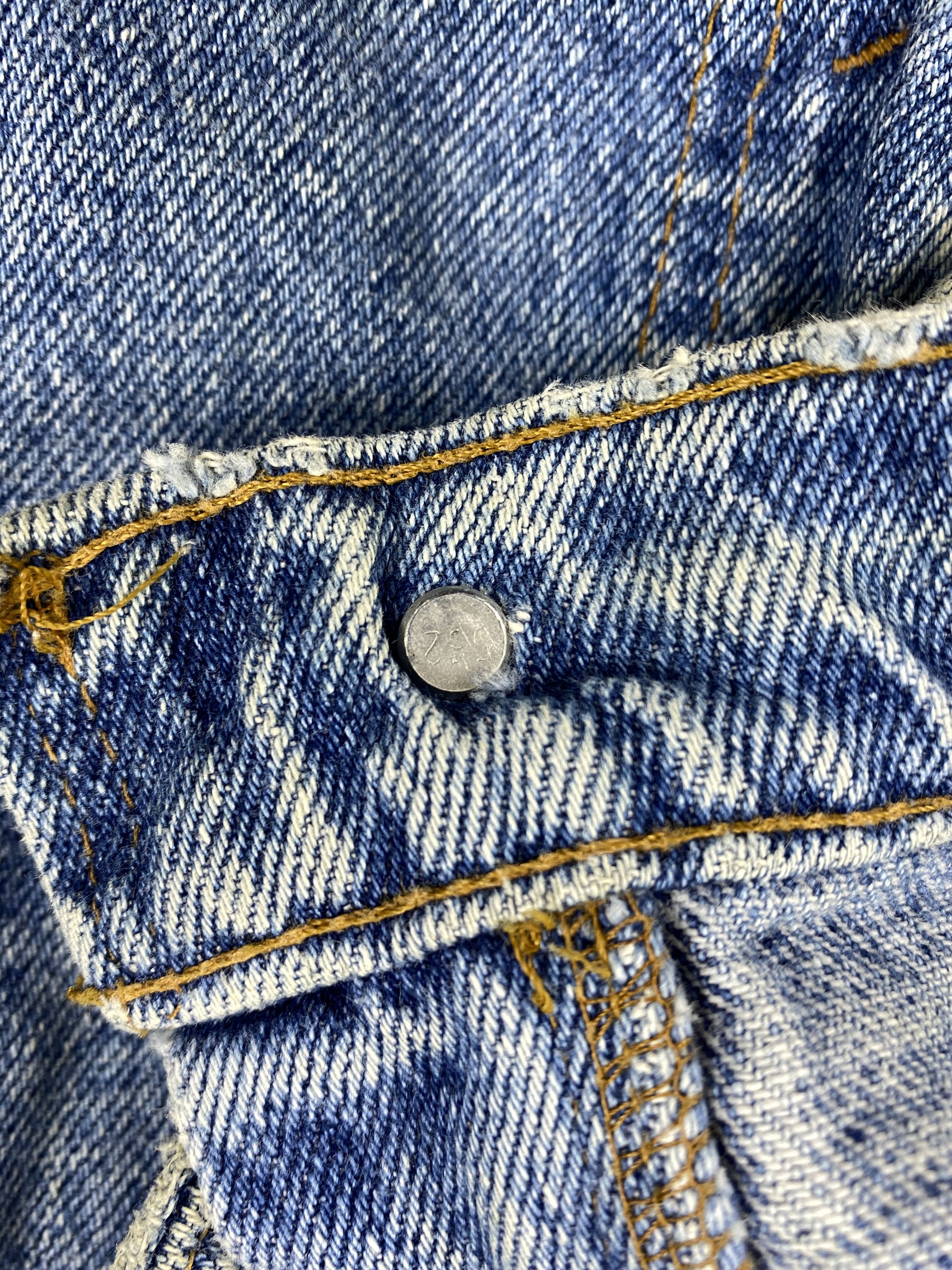 90s Blue Wash Vintage Levi's 550 USA 37x32 Denim -JN1294