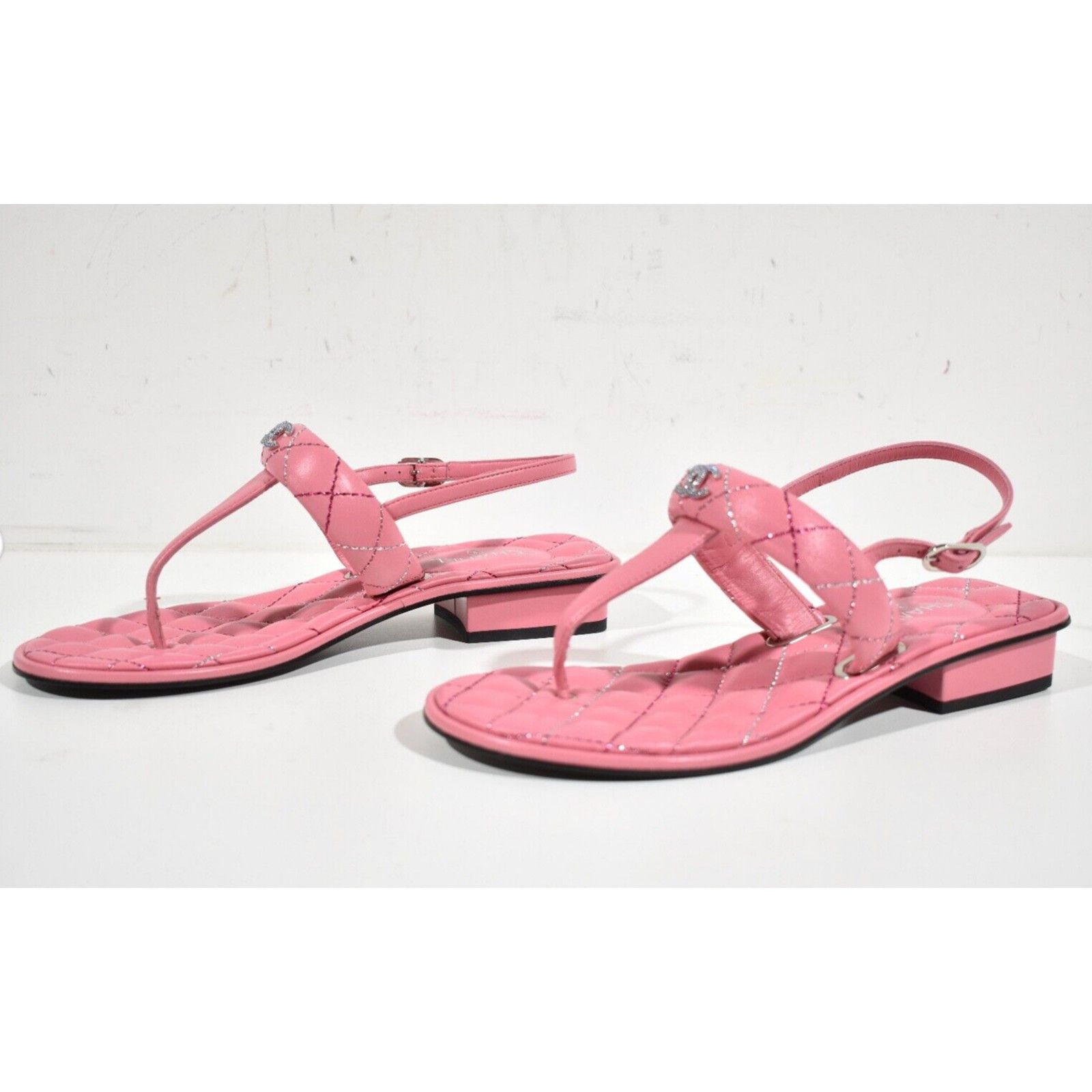 Chanel Chanel 21K Pink Multicolor Leather CC Logo Mule Slide Size US 7 / IT 37 - 9 Thumbnail