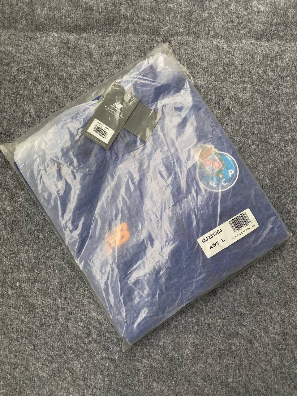 New Balance New Balance FC Porto 2024/25 Sports/Training hoodie size L Size US L / EU 52-54 / 3 - 12 Thumbnail