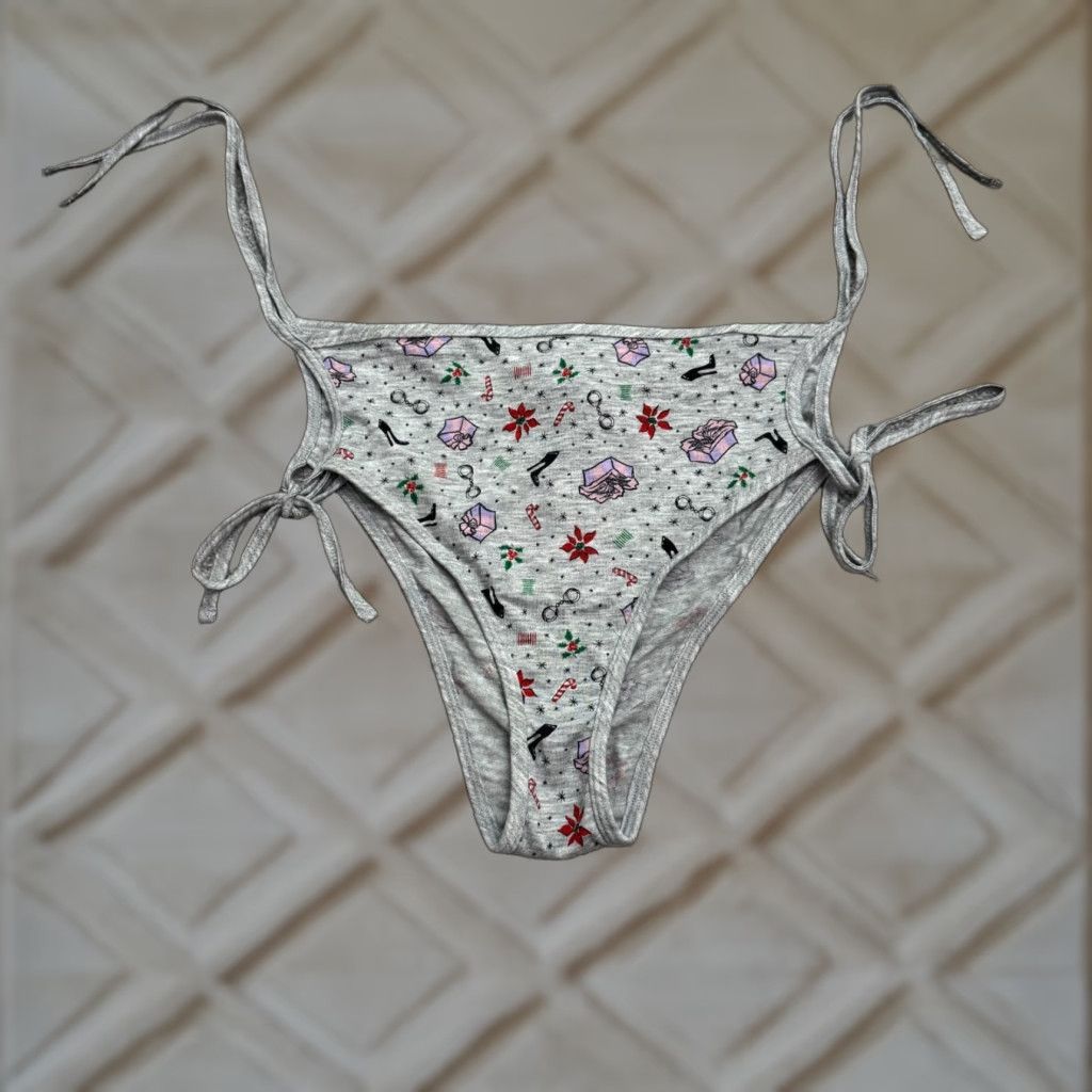 Vintage Savage X Fenty by Rihanna Christmas G-String Thong Tie Medium Gray Women's Intimates Size ONE SIZE - 1 Thumbnail