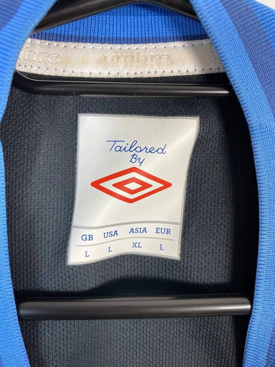 Umbro England Away football shirt 2011/2013 Jersey Umbro Size L Size US L / EU 52-54 / 3 - 3 Thumbnail