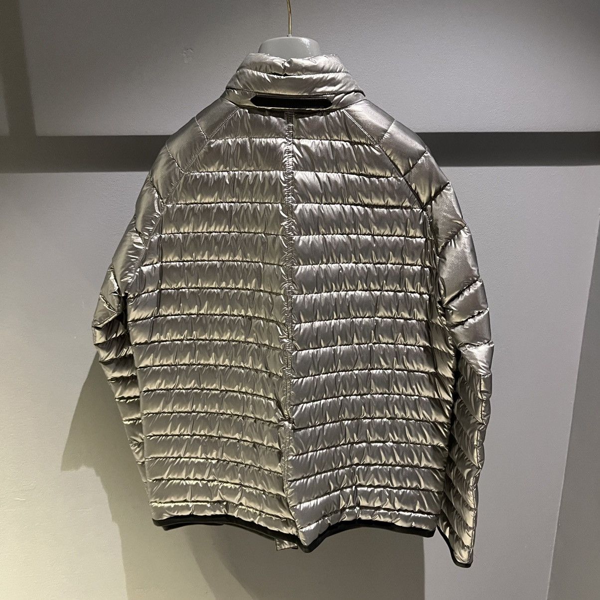 Tom Ford Tom Ford Metallic Puffer Jacket in Medium Size US M / EU 48-50 / 2 - 2 Thumbnail