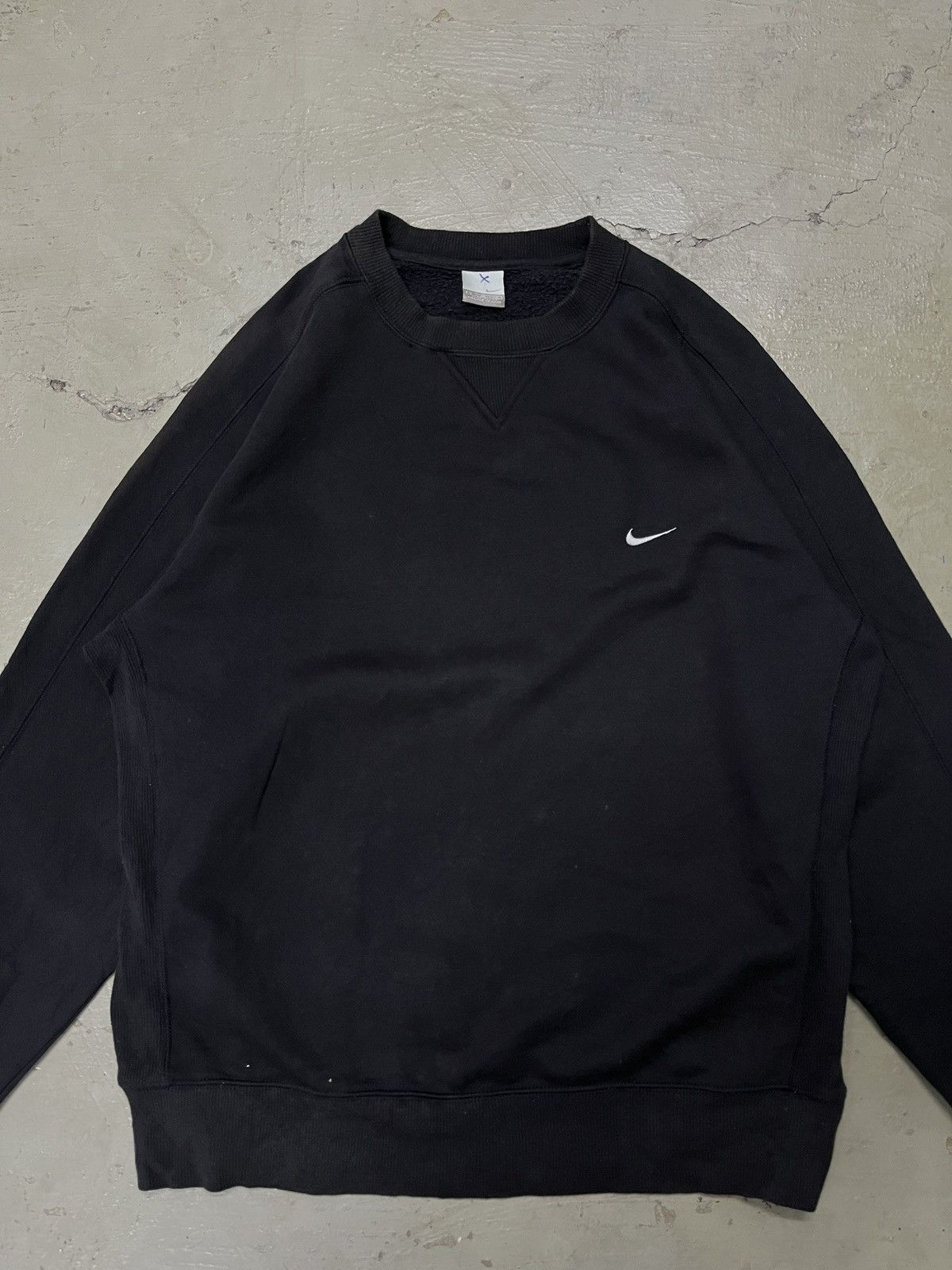 Nike × Vintage Vintage Nike Mini Swoosh Embroidery Logo Sweatshirt Size US L / EU 52-54 / 3 - 4 Thumbnail