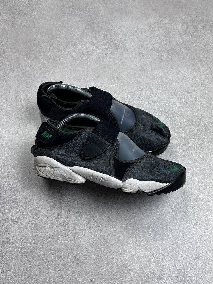 Nike Vintage Nike Air Rift Margiela Style Tabi Sneakers Y2K US 9 Size US 9 / EU 42 - 4 Thumbnail