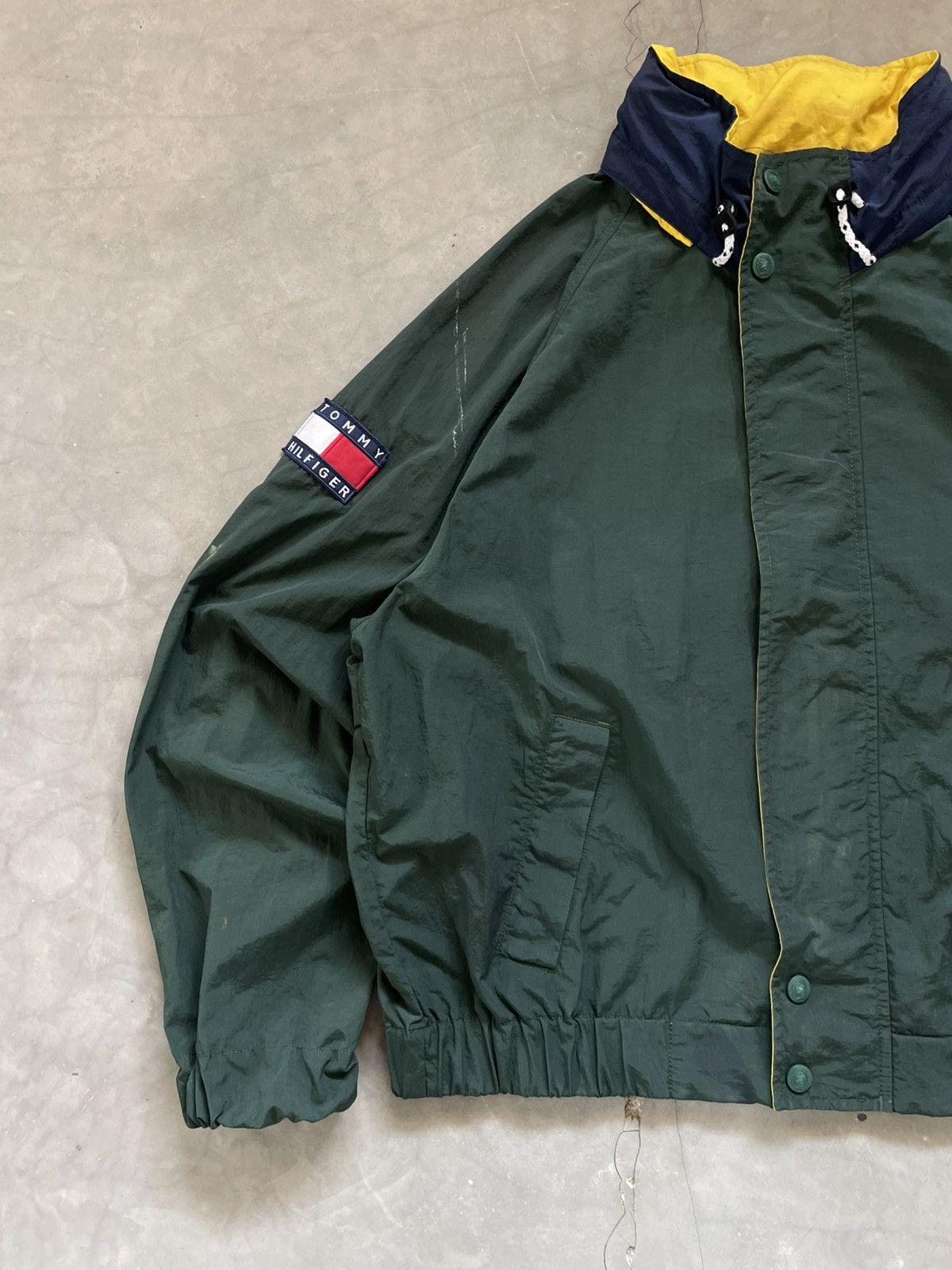 Tommy Hilfiger Vintage Tommy Hilfiger Spell Out Sleeve Sailing Windbreaker Size US XL / EU 56 / 4 - 2 Thumbnail