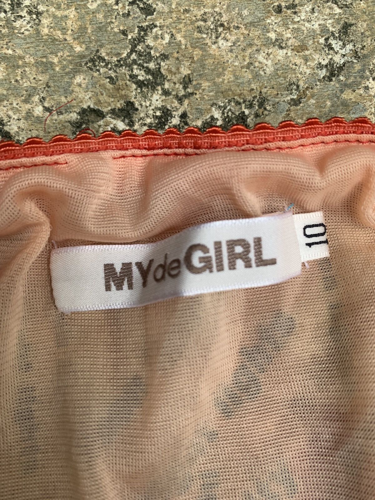 Japanese Brand y2k MYdeGIRL Japan Floral Word Ruffle Mesh Midi Skirt Size 28" / US 6 / IT 42 - 7 Thumbnail