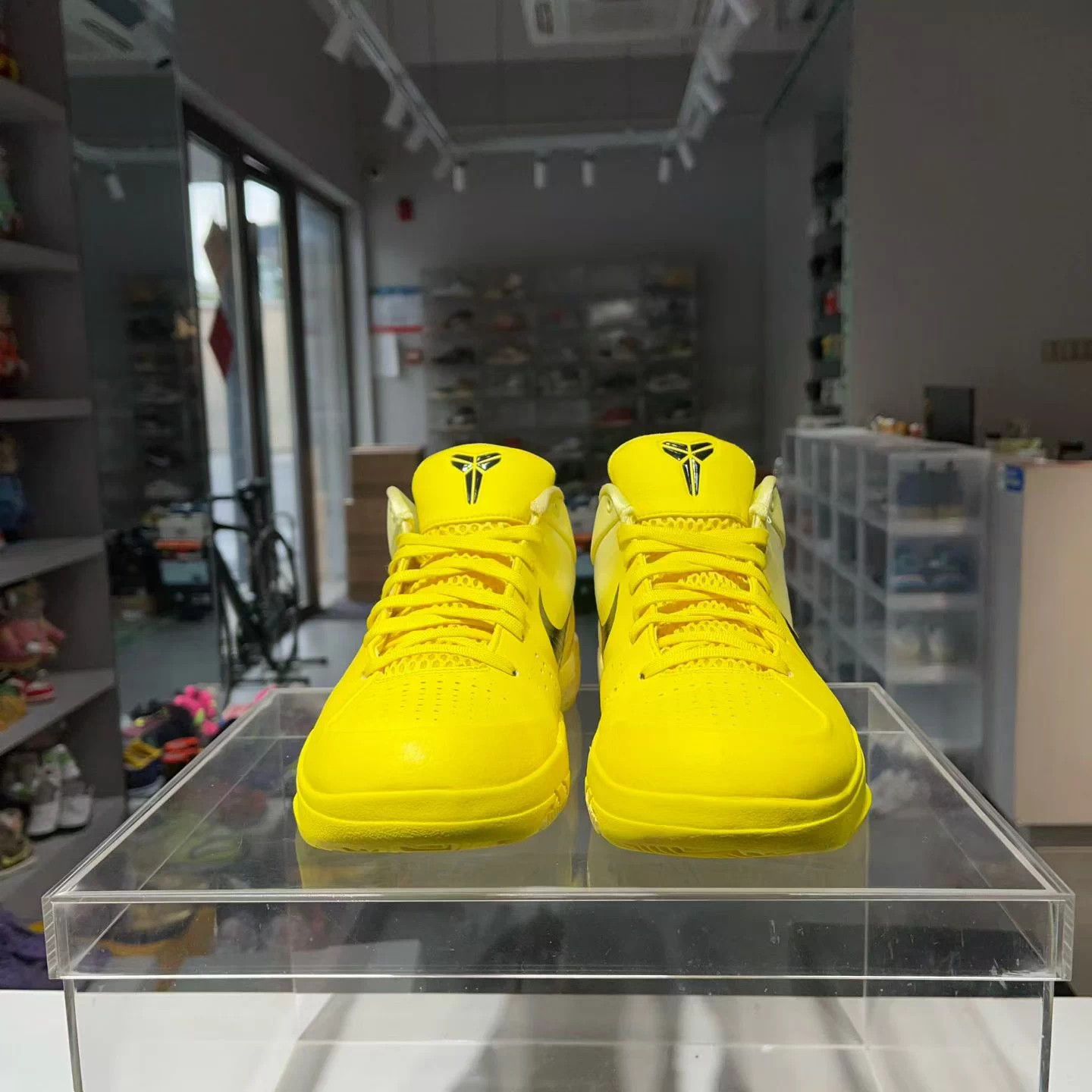 Nike Kyrie 4 Nai Gao EUR 42 Worn 2x Size US 9 / EU 42 - 1 Thumbnail