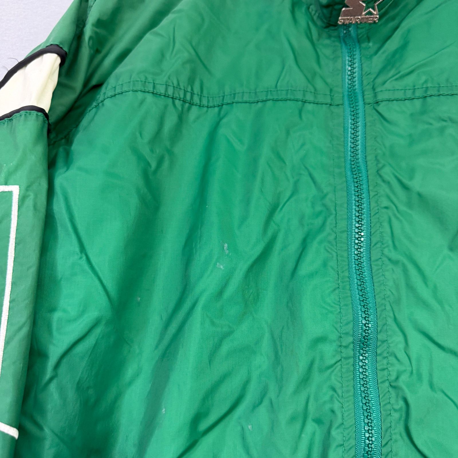 Vintage Vintage Starter Boston Celtics Windbreaker Jacket Large Size US L / EU 52-54 / 3 - 5 Thumbnail