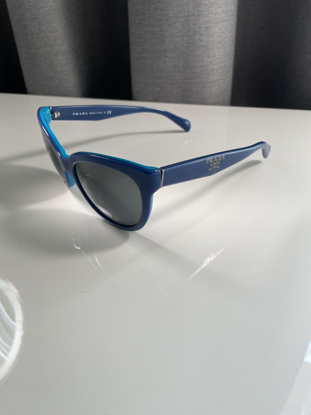 Prada Prada Milano SPR 05P-A Blue Frame Cat Eye Sunglasses Vintage Size ONE SIZE - 2 Thumbnail