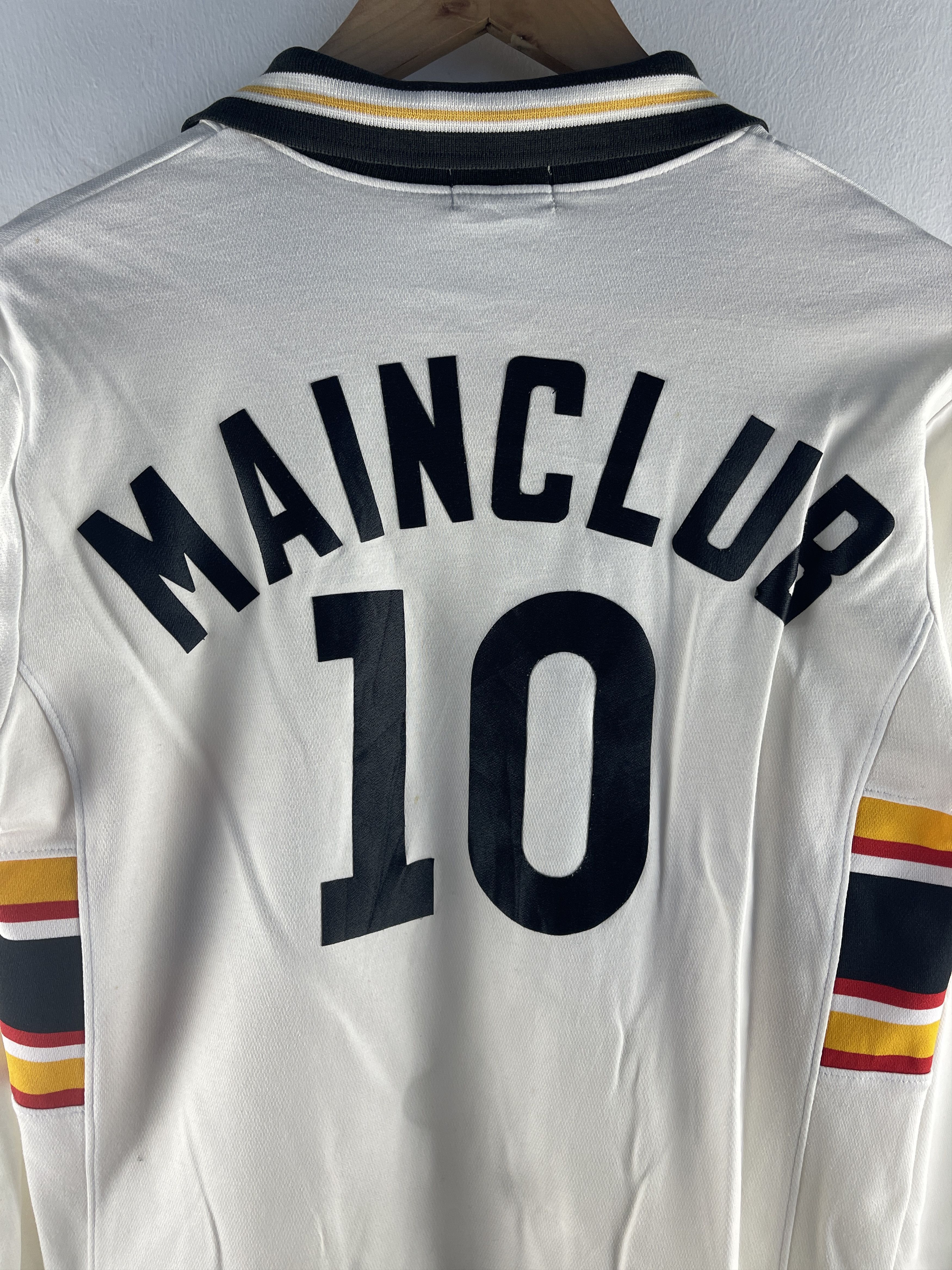 Asics Vintage Mainclub 10 Asics Soccer Jersey Shirt Size US S / EU 44-46 / 1 - 9 Thumbnail