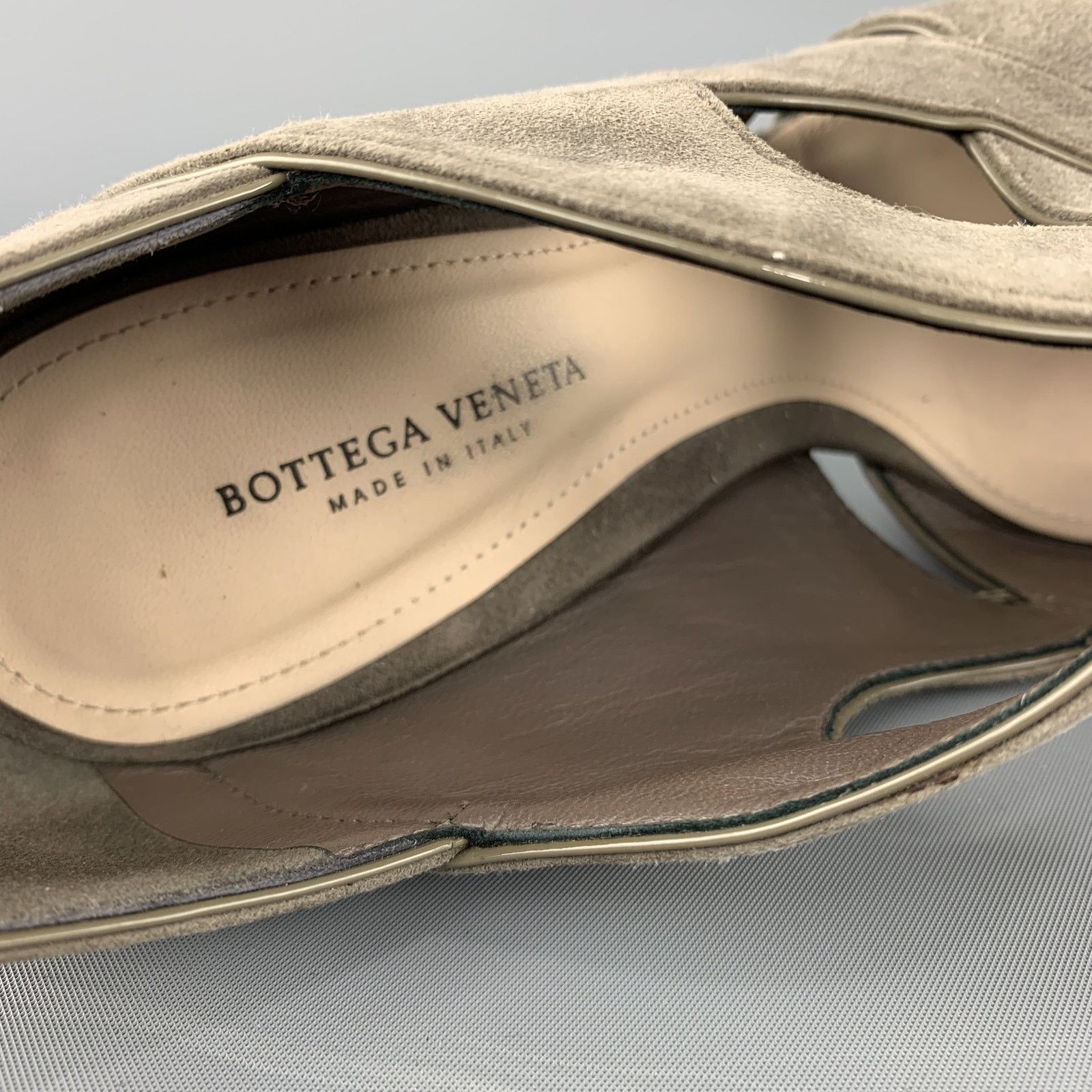 Bottega Veneta Size 7 Grey Suede Patent Leather Piping Peep Toe Sandals Size US 7 / IT 37 - 7 Thumbnail