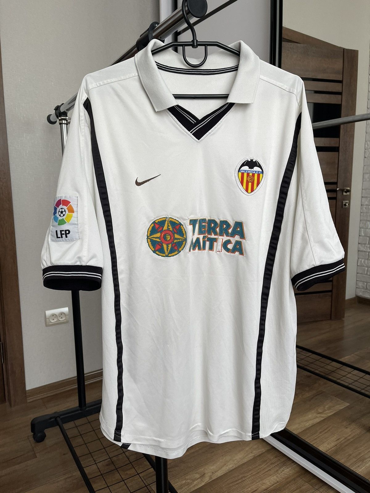 Nike 2000/2001 Nike Valencia Vintage Soccer Jersey T-Shirt Tee Size US L / EU 52-54 / 3 - 1 Thumbnail
