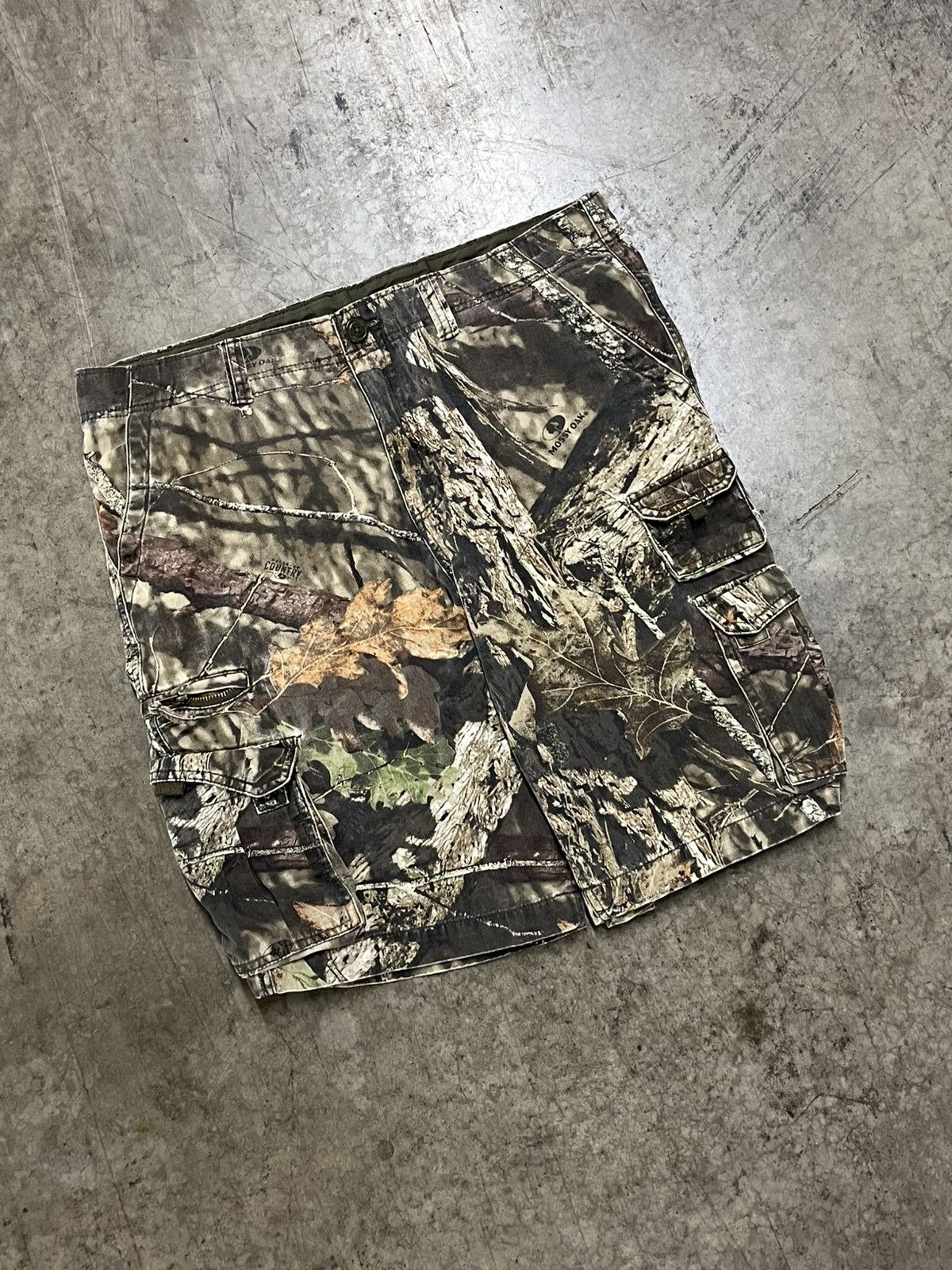 Realtree × Vintage Realtree camo cargo shorts jorts skater streetwear hype rare Size US 36 / EU 52 - 1 Thumbnail