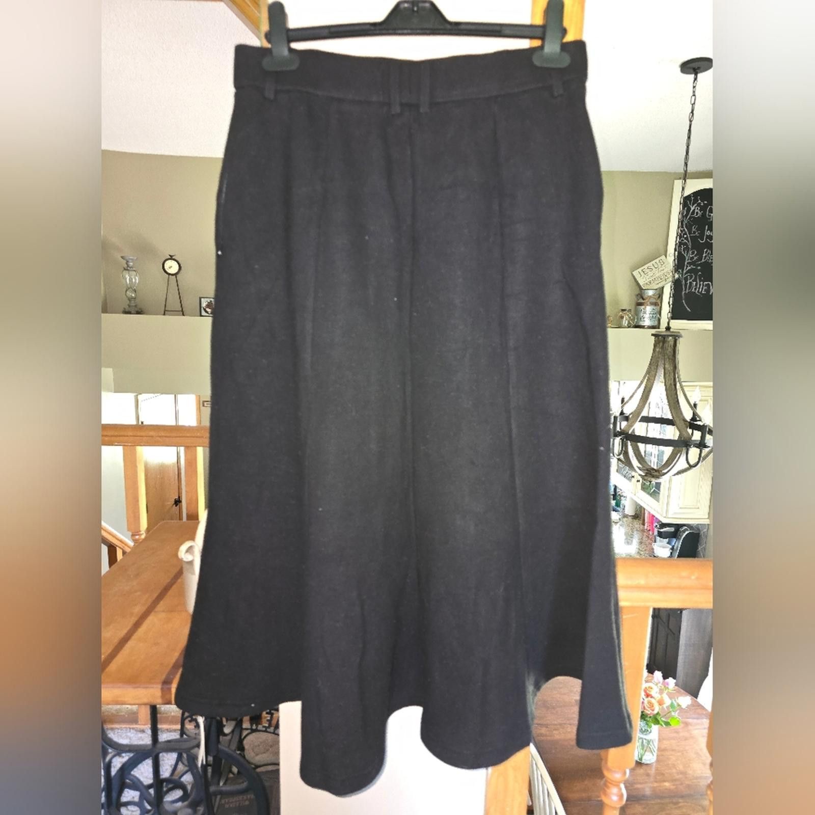 Designer OGL Black FuzzLuxe High Waisted Umbrella Hem Midi Skirt Size 36" / US 14 / IT 50 - 2 Thumbnail