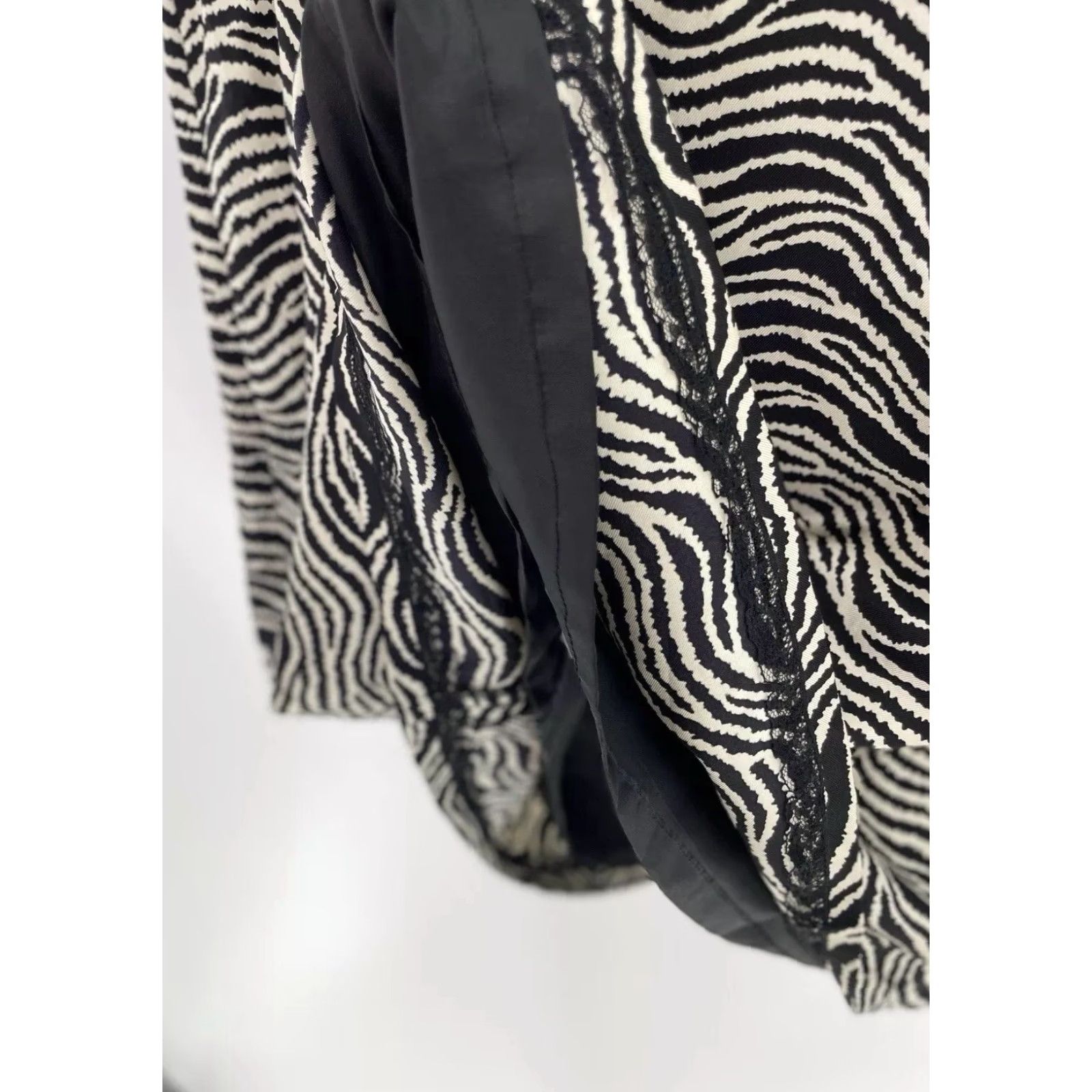 J.McLaughlin J.McLaughlin Dress Women Silk Zebra Print A-Line Knee Length Short Sleeve Black Size Small 8 Satin Lined Vintage No N/A Size M / US 6-8 / IT 42-44 - 6 Thumbnail