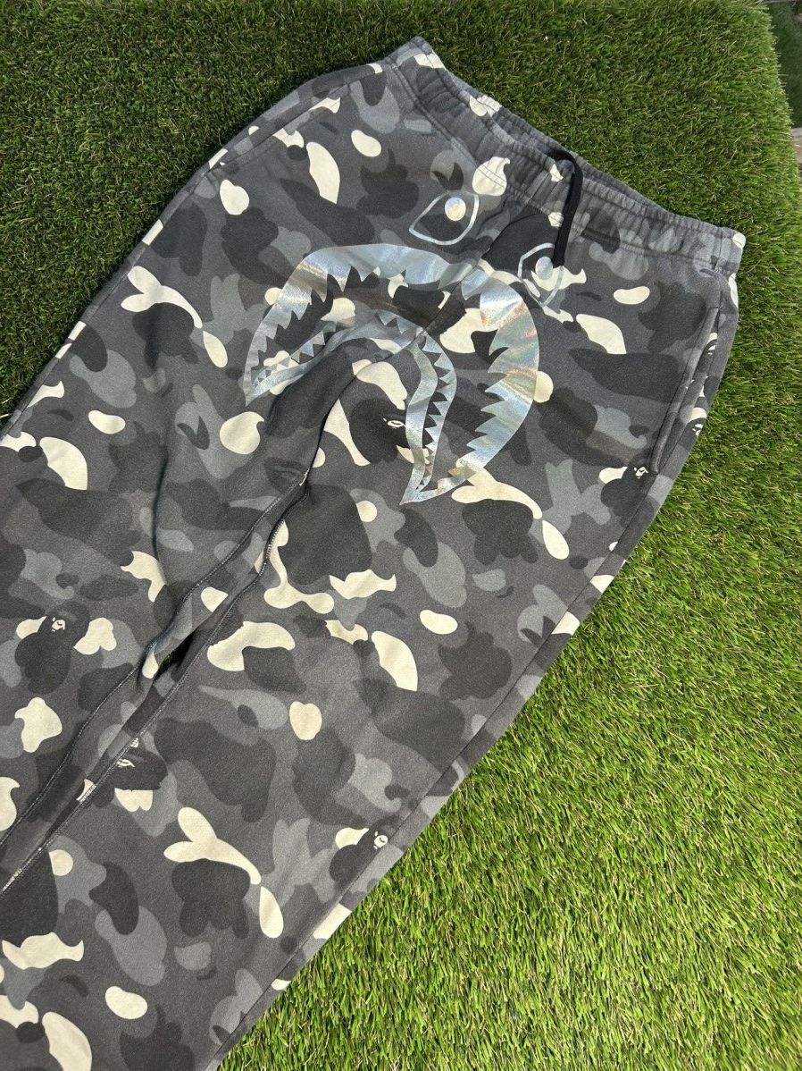 Bape BAPE SS24 Camo Shark Black Sweatpants Size US 30 / EU 46 - 1 Thumbnail
