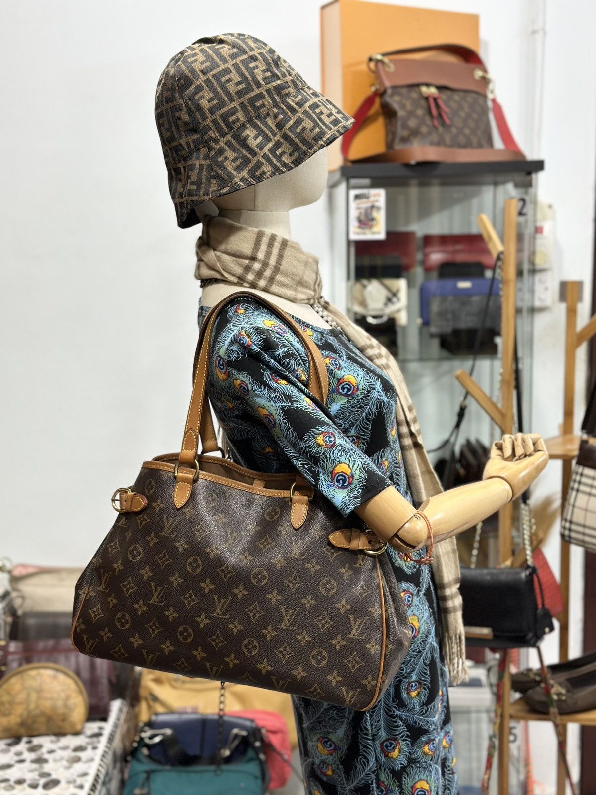 Louis Vuitton Authentic LOUIS VUITTON Monogram Batignolles Horizontel Bag Size ONE SIZE - 19 Thumbnail