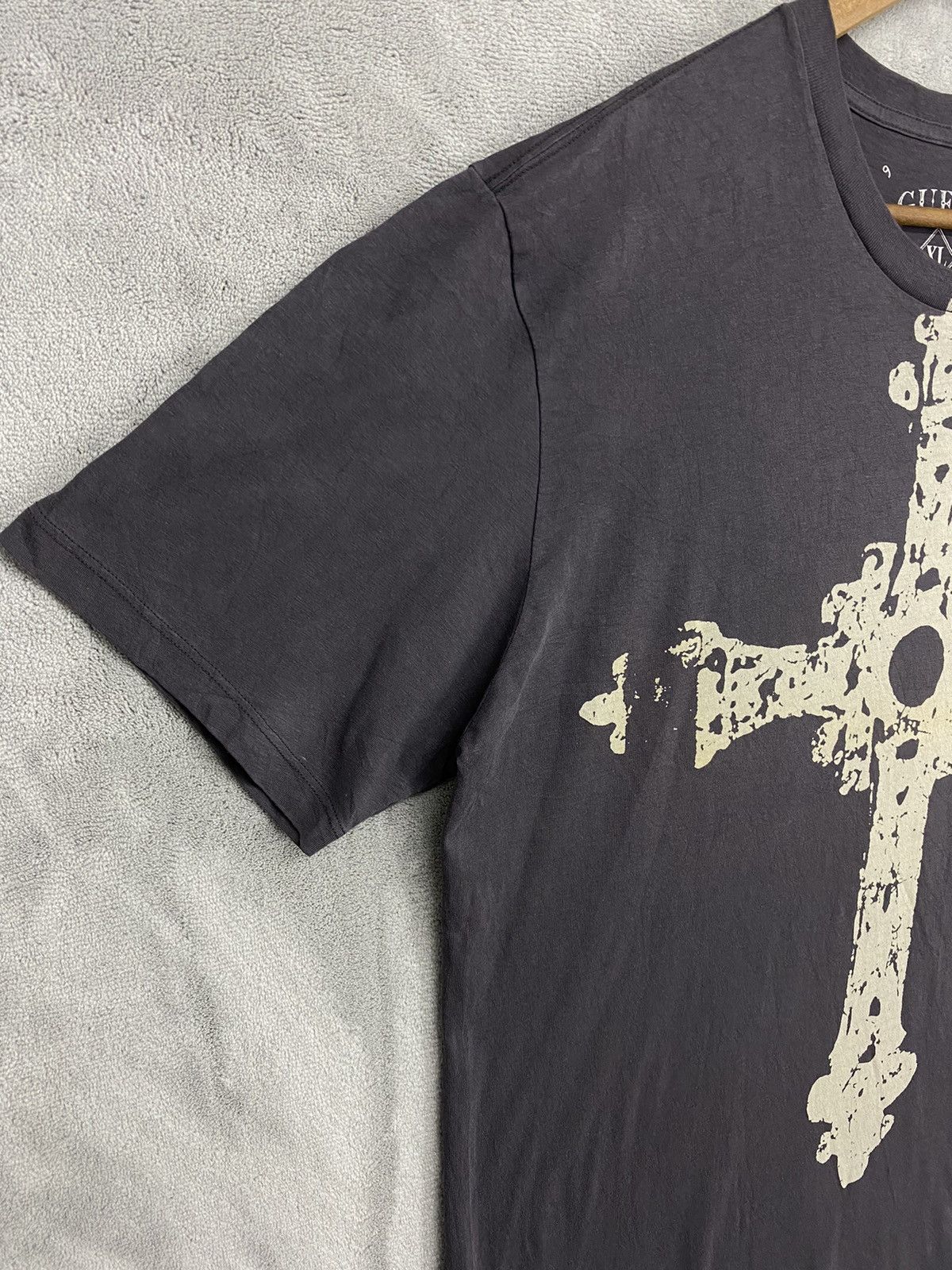 A$AP Rocky 💥 Y2K RARE GUESS GOTHIC CROSS T-SHIRT Size US XL / EU 56 / 4 - 5 Thumbnail