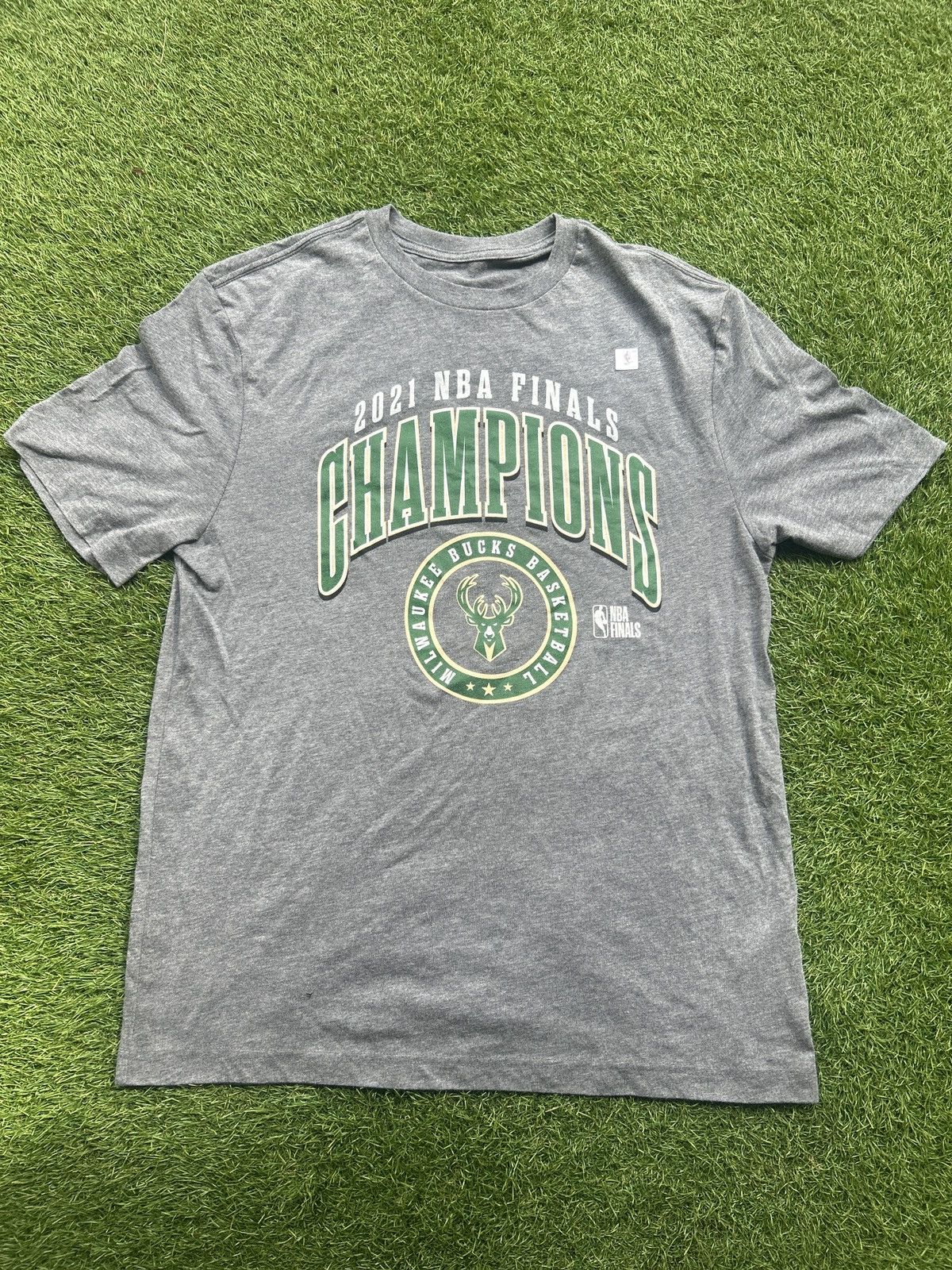 NBA Milwaukee Bucks 2021 NBA Finals Champions Shirt Size US L / EU 52-54 / 3 - 1 Thumbnail