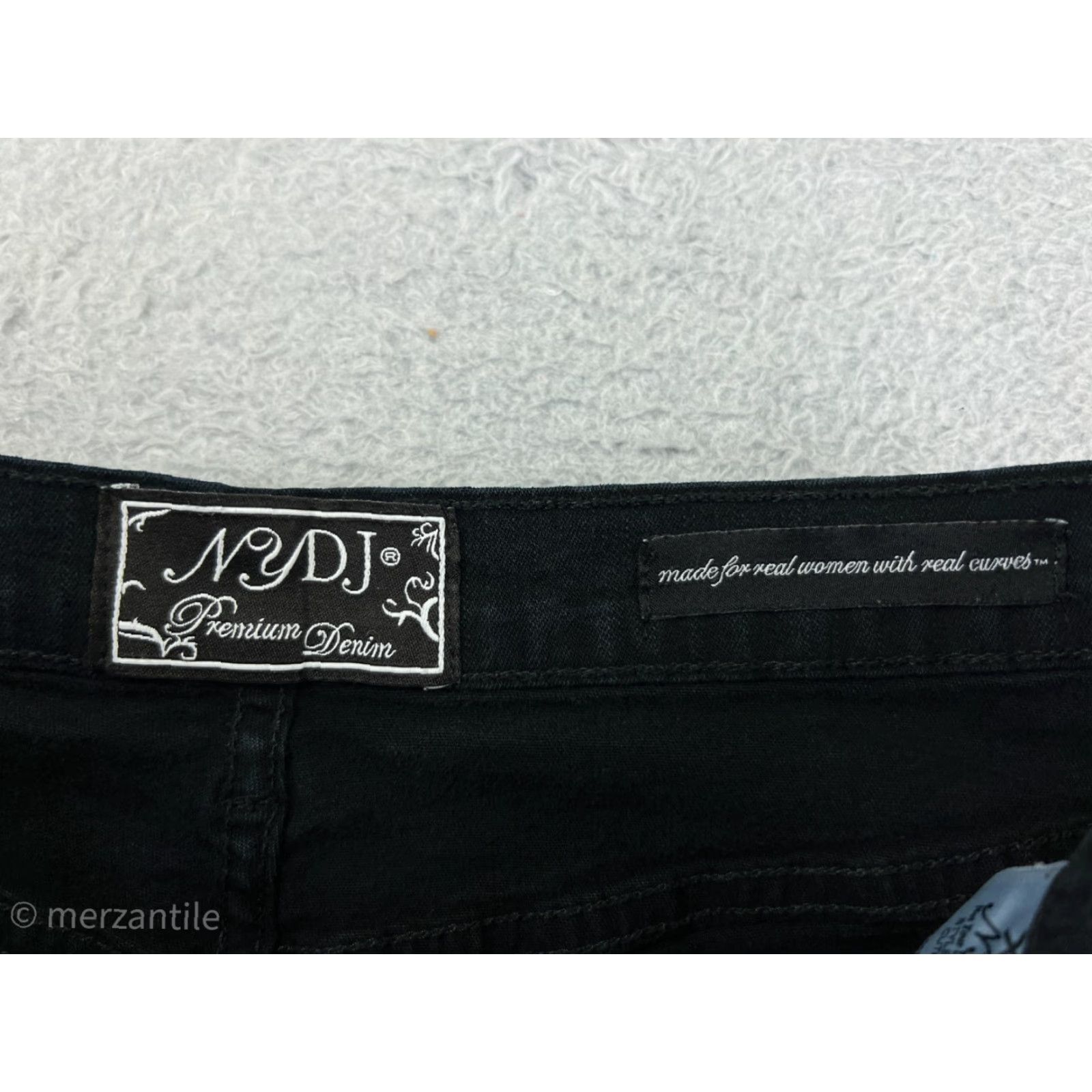 NYDJ NYDJ Jeans Womens 10 Black Denim Capri Cotton Made USA Size 32" / US 10 / IT 46 - 4 Thumbnail