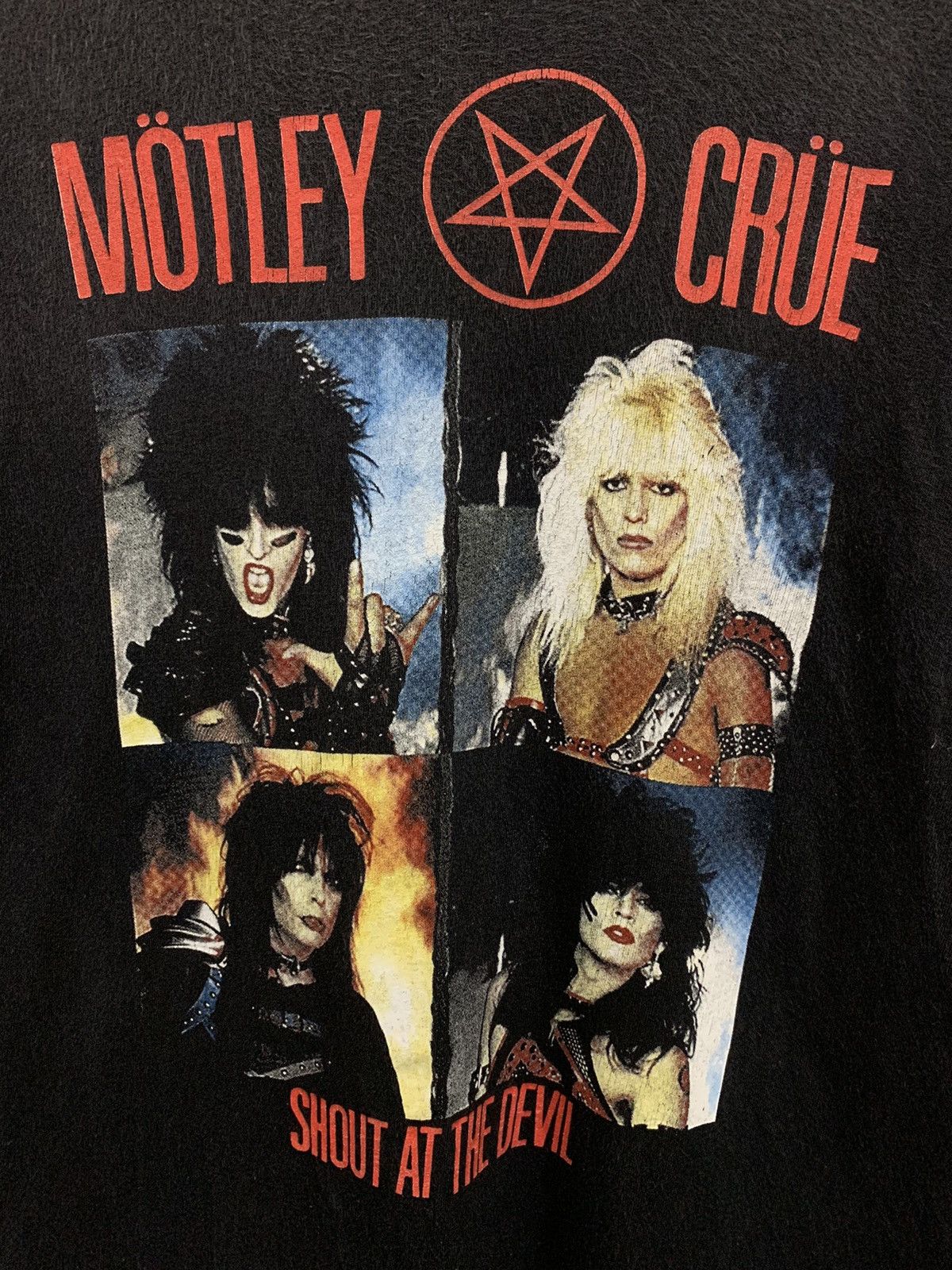 Band Tees Motley Crue SHOUT AT THE DEVIL Rock Band T-Shirt Size US L / EU 52-54 / 3 - 2 Thumbnail