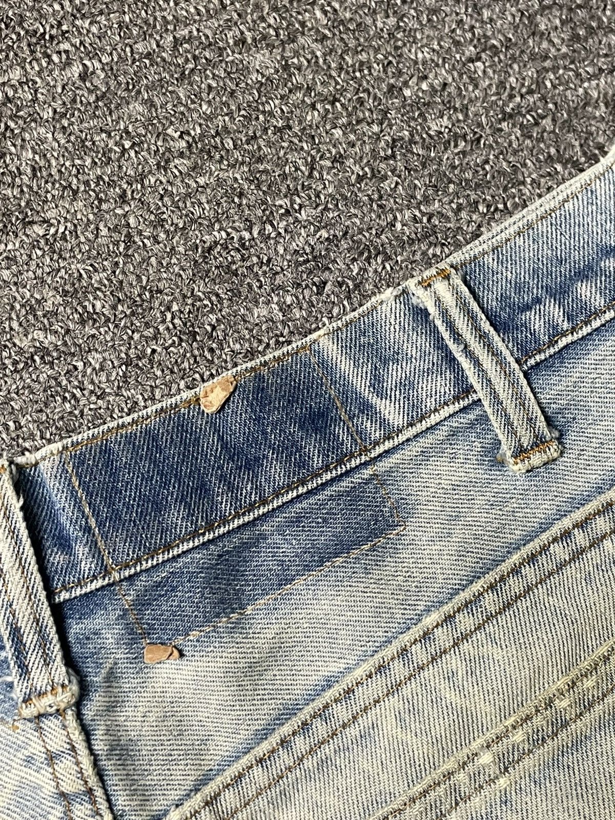 Vintage LEVIS Fashion Ripped Jeans (83)