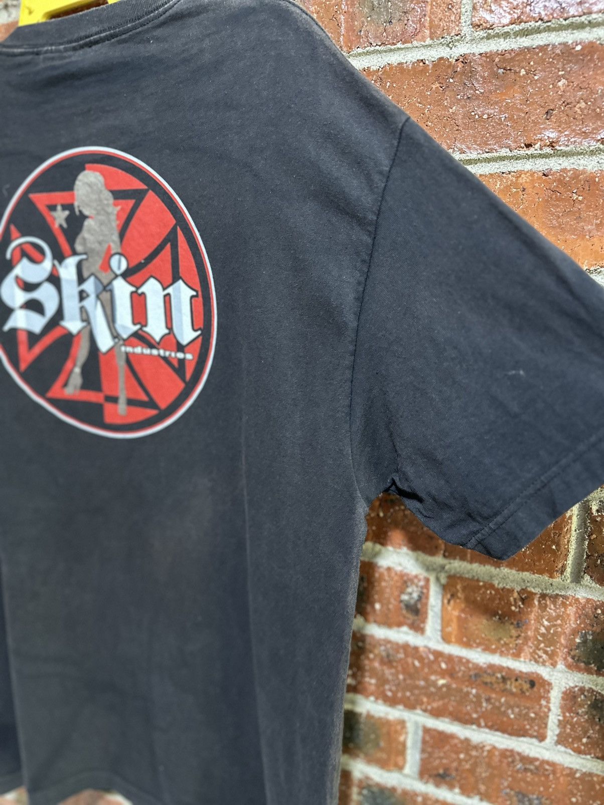 Girl Skateboards Thrashed Vintage Skim Industries Skateboard Sun Faded Tee Size US XL / EU 56 / 4 - 5 Thumbnail