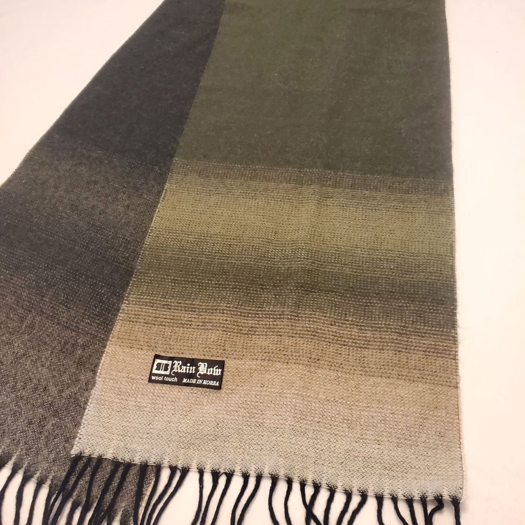 Rainbow VINTAGE Rain Bow Green Wool Scarf Unisex Adult Fall Winter Preppy Acedamia Yuppy Ombre Size ONE SIZE - 3 Thumbnail