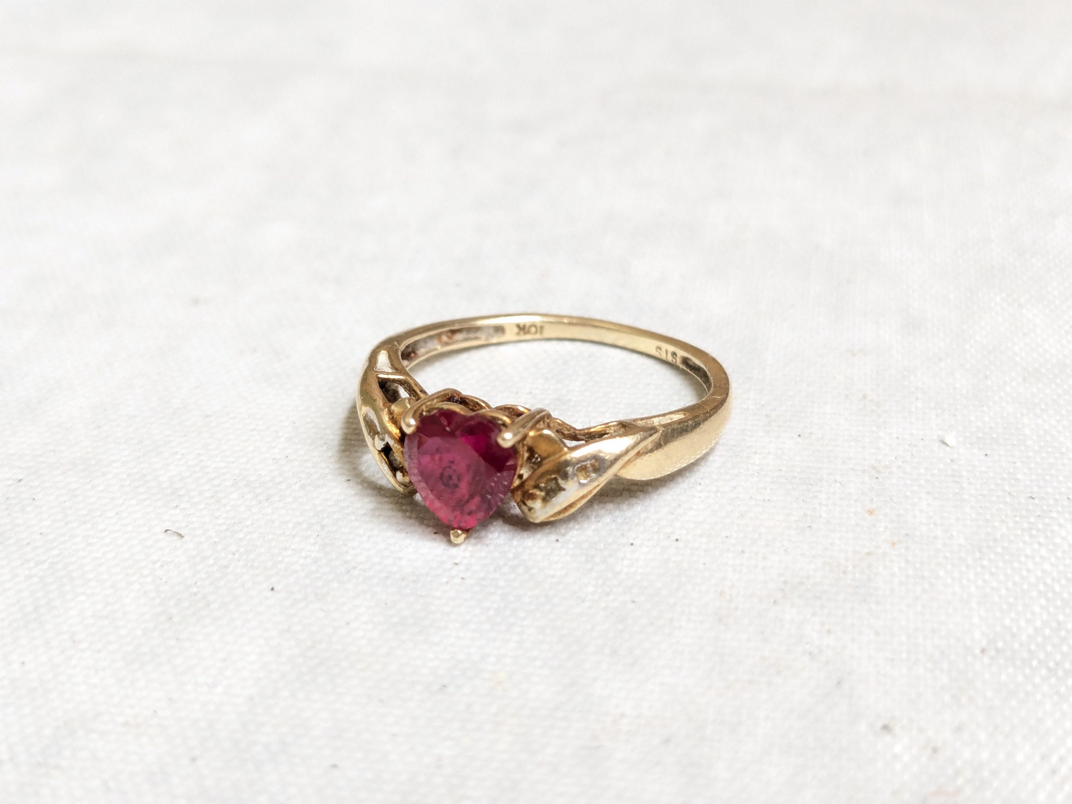 Jewelry 10k Yellow Gold Ring Heart Red Ruby 7 Band Size ONE SIZE - 5 Thumbnail