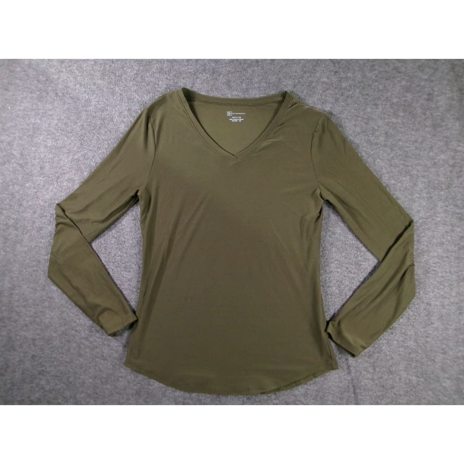 Vintage No Boundaries Top Women Olive V Neck Long Sleeve Stretch Polyester Casual L Green Knit Blouse Size L / US 10 / IT 46 - 2 Thumbnail
