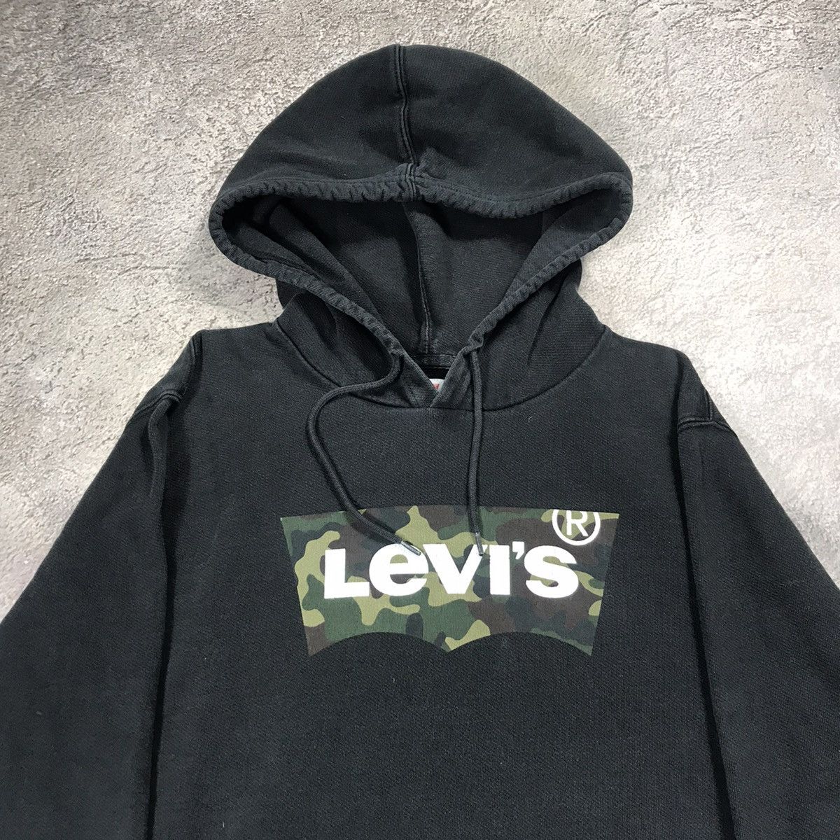 Vintage Vintage Levis Big Logo Hoodie Y2K Streetwear Grunge Baggy S Size US S / EU 44-46 / 1 - 2 Thumbnail
