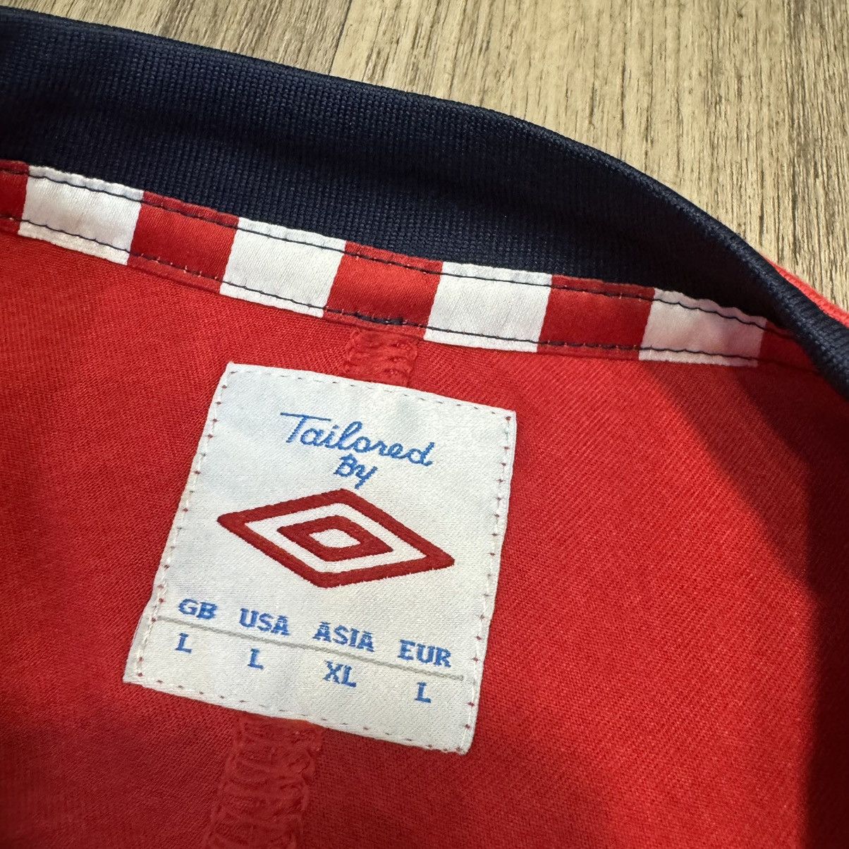 Umbro Lille 11/12 home shirt #10 Hazard Size US L / EU 52-54 / 3 - 2 Thumbnail