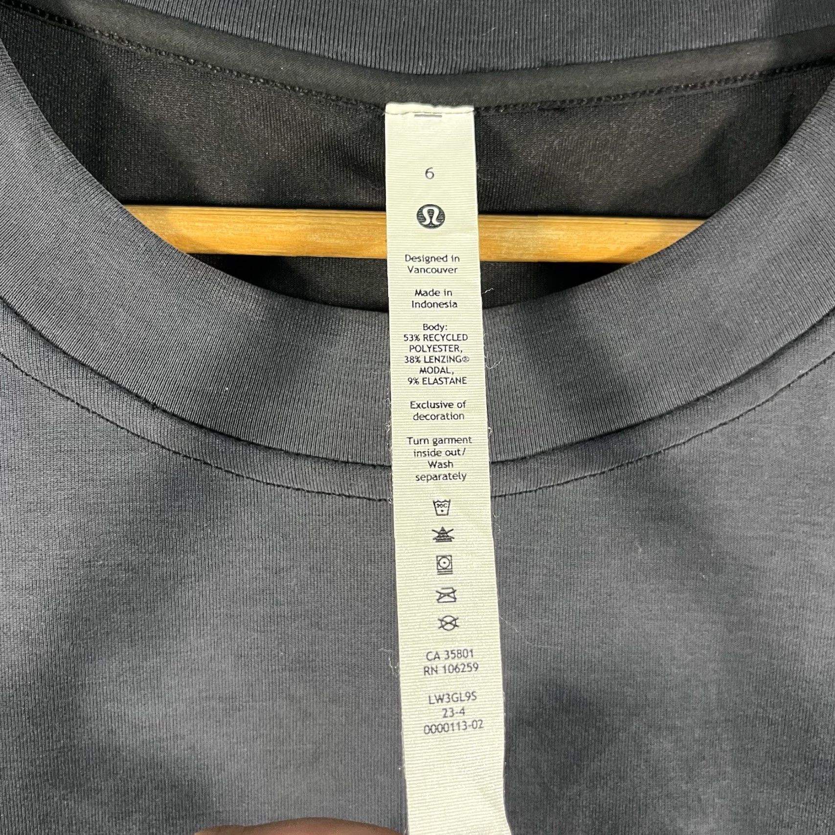 Lululemon Lululemon Perfectly Oversized Cropped Crew Sweatshirt Women’s 6 Black Logo Lightweight Activewear Crew Neck Relaxed Fit Size M / US 6-8 / IT 42-44 - 6 Thumbnail