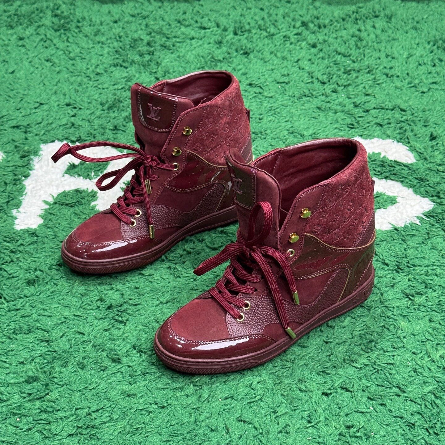 Louis Vuitton Louis Vuitton Suede Red Hitop Sneakers us_7 Women Size US 7 / IT 37 - 1 Thumbnail