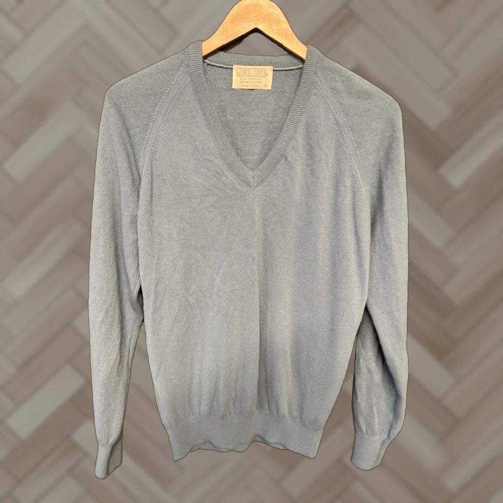 Vintage VINTAGE lord jeff Sweater M Long Sleeve V-Neck Blue 90s USA Knit Pullover Men Medium Classic Knit Lightweight All Seasons Size US M / EU 48-50 / 2 - 1 Thumbnail