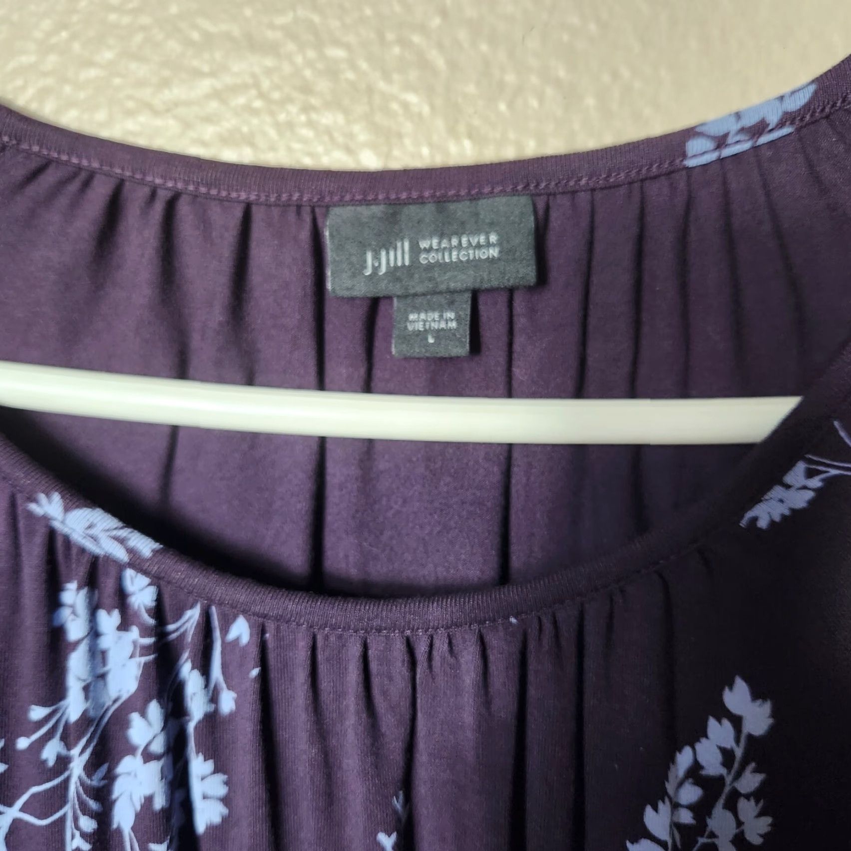 J. Jill J.JILL WEAREVER SHIRRED-NECKLINE TUNIC IN RADICCHIO TRAILING BUNCHES - Size L - Purple - Tunic - Womens Size L / US 10 / IT 46 - 3 Thumbnail