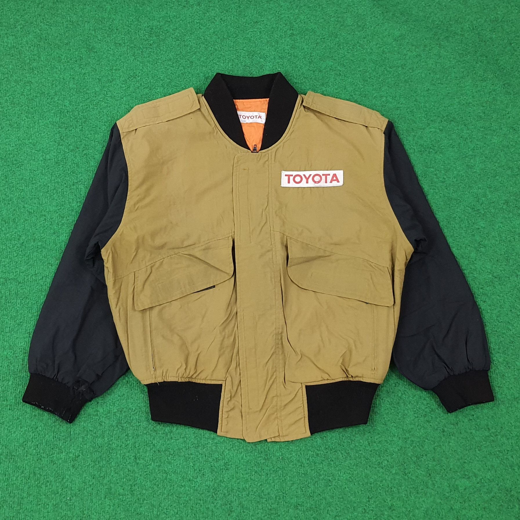 Other Vintage TOYOTA Japan Motor Sports Bomber Jacket C238N11 Size US M / EU 48-50 / 2 - 1 Thumbnail