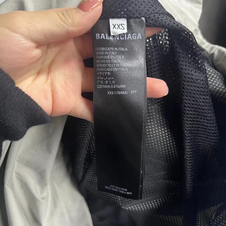 Balenciaga Balenciaga Monogrammed Zip Long Jacket 2501-Nextarrow Size US XXS / EU 40 - 3 Thumbnail