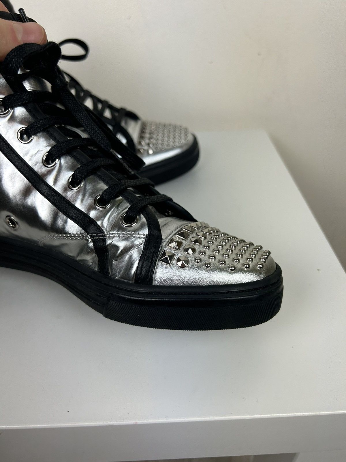 Gucci Gucci Silver Metallic Leather Spikes Studded Sneakers Boots Size US 6 / IT 36 - 13 Thumbnail