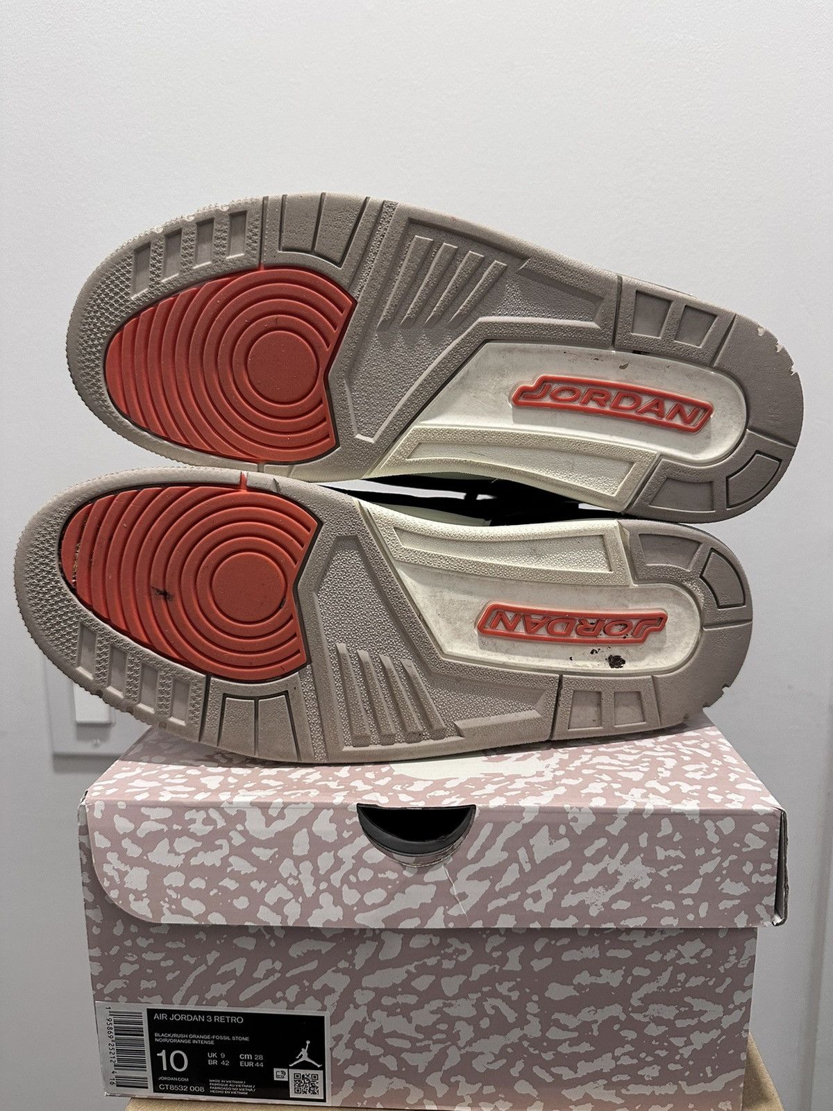 Jordan Brand Jordan 3 Desert Elephant Size US 10 / EU 43 - 5 Thumbnail
