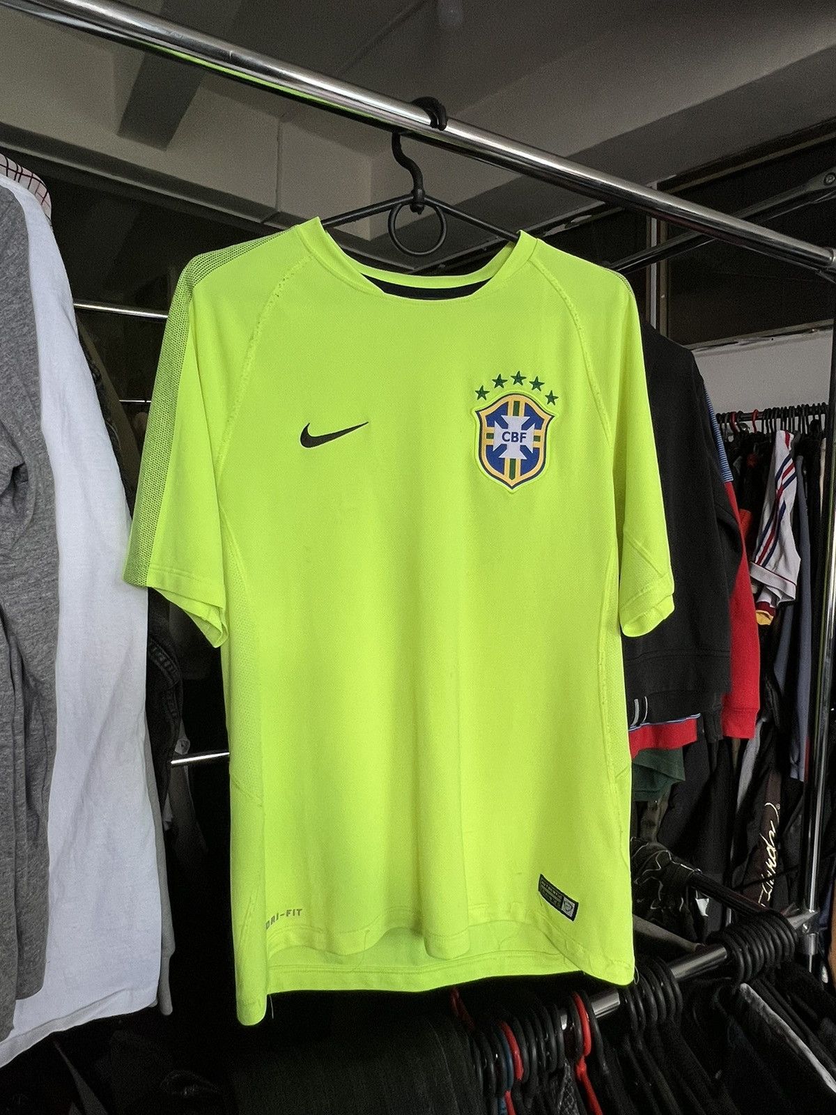 Nike Nike Brazil 2014 / 2015 Soccer Jersey Size US S / EU 44-46 / 1 - 1 Thumbnail