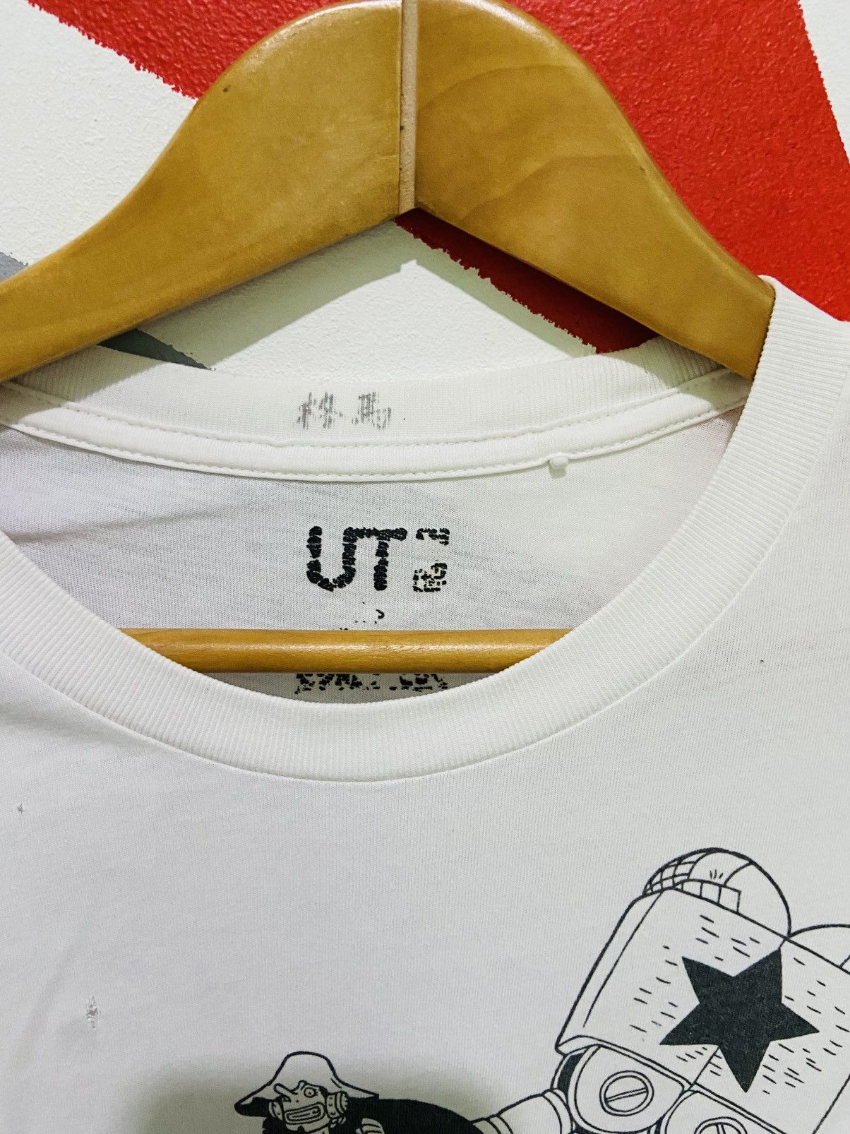 Anime Uniqlo x One Piece Thousand Sunny Size US XS / EU 42 / 0 - 4 Thumbnail