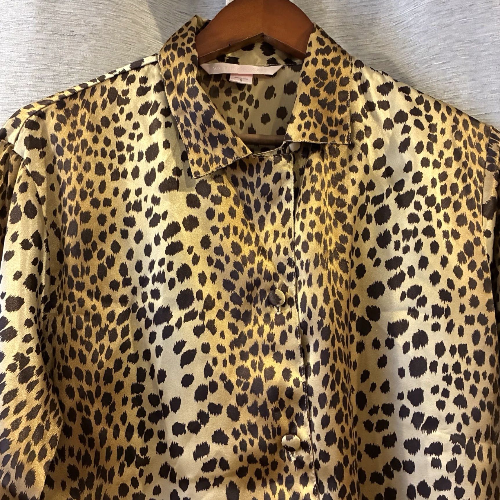 Victoria's Secret Victoria's Secret Pajamas Leopard Cheetah Top Shorts Set Women’s S Multicolor Animal Print Pajama Set PJs Size S / US 4 / IT 40 - 4 Thumbnail